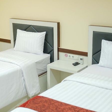 Grand Buana Lestari Hotel Паданг Экстерьер фото