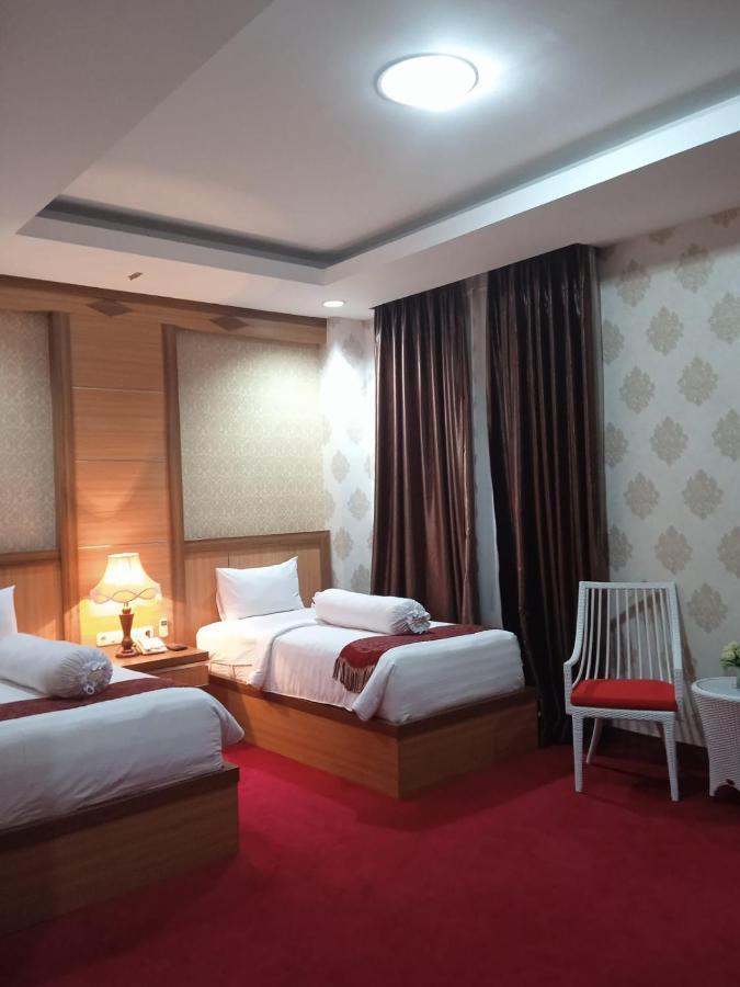 Grand Buana Lestari Hotel Паданг Экстерьер фото