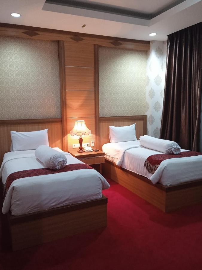 Grand Buana Lestari Hotel Паданг Экстерьер фото