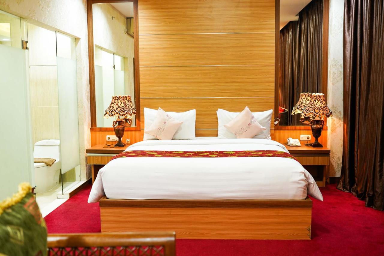 Grand Buana Lestari Hotel Паданг Экстерьер фото
